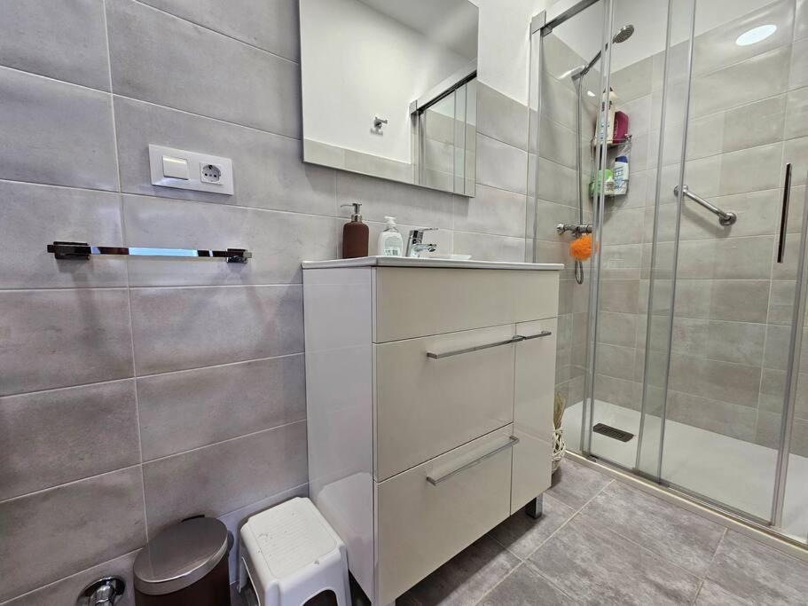 라네스 15A04 Duplex Y Garaje En Centro 아파트 외부 사진